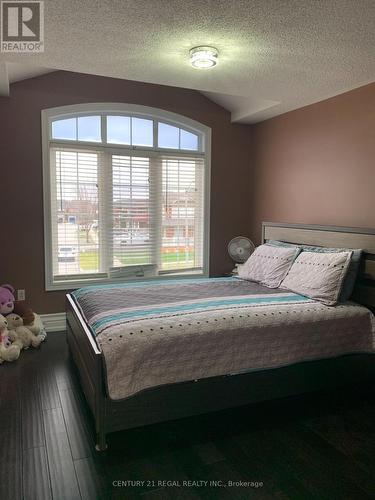 3265 Country Lane, Whitby, ON - Indoor Photo Showing Bedroom