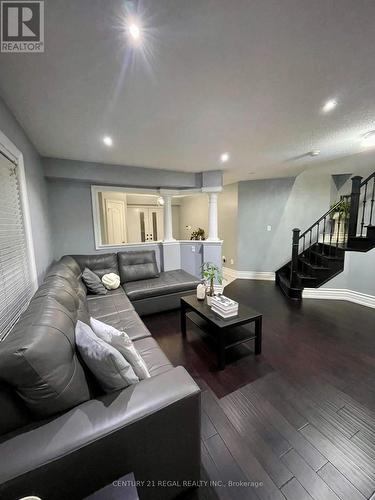 3265 Country Lane, Whitby, ON - Indoor Photo Showing Living Room