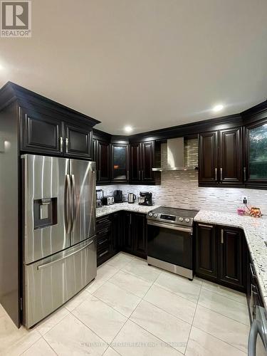 3265 Country Lane, Whitby, ON - Indoor Photo Showing Kitchen With Upgraded Kitchen