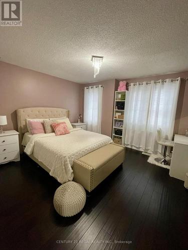 3265 Country Lane, Whitby, ON - Indoor Photo Showing Bedroom