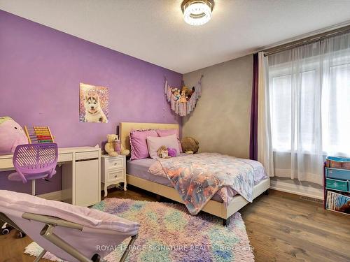 3921 Thomas Alton Blvd, Burlington, ON - Indoor Photo Showing Bedroom