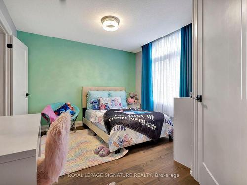 3921 Thomas Alton Blvd, Burlington, ON - Indoor Photo Showing Bedroom