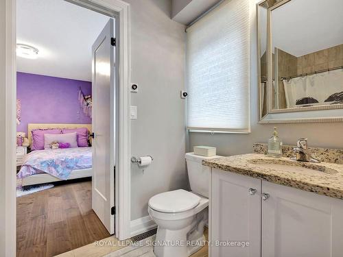 3921 Thomas Alton Blvd, Burlington, ON - Indoor Photo Showing Bathroom