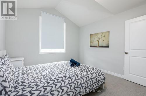 33 Bounty Avenue, Thorold (560 - Rolling Meadows), ON - Indoor Photo Showing Bedroom