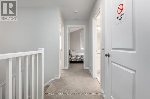 33 Bounty Avenue, Thorold (560 - Rolling Meadows), ON - Indoor Photo Showing Other Room