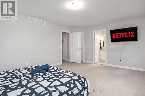 33 Bounty Avenue, Thorold (560 - Rolling Meadows), ON - Indoor Photo Showing Bedroom