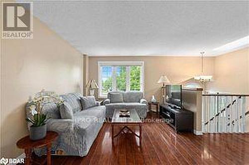 11 Finlay Road, Barrie, ON - Indoor Photo Showing Living Room