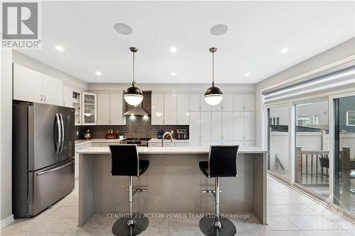 29 Malachigan Crescent, Ottawa, ON - Indoor Photo Showing Kitchen With Upgraded Kitchen