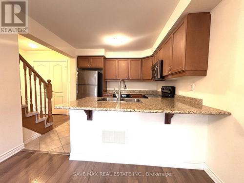 263 Casson Point, Milton, ON - Indoor Photo Showing Kitchen With Double Sink