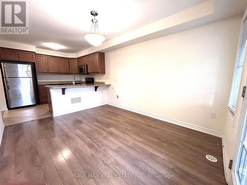 263 Casson Point, Milton, ON - Indoor Photo Showing Kitchen