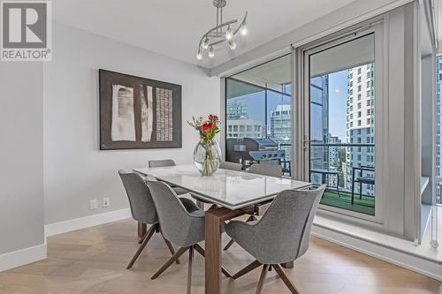 1X01 1111 Alberni Street, Vancouver, BC - Indoor Photo Showing Dining Room