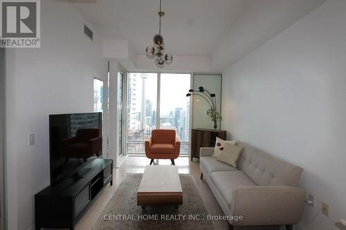 5503 - 8 The Esplanade, Toronto, ON - Indoor Photo Showing Living Room