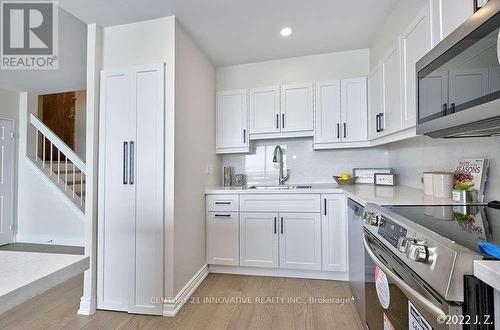 3009 - 33 Harbour Square, Toronto, ON - Indoor Photo Showing Kitchen