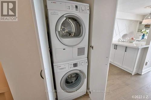 3009 - 33 Harbour Square, Toronto, ON - Indoor Photo Showing Laundry Room