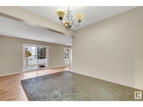 3833 85 St Nw, Edmonton, AB - Indoor Photo Showing Living Room