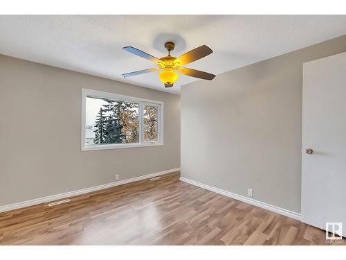 3833 85 St Nw, Edmonton, AB - Indoor Photo Showing Other Room