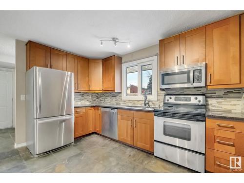 3833 85 St Nw, Edmonton, AB - Indoor Photo Showing Kitchen