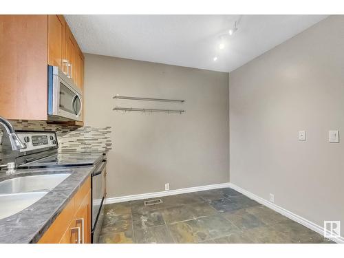 3833 85 St Nw, Edmonton, AB - Indoor Photo Showing Kitchen