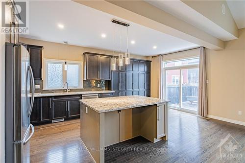 236 Gracewood Crescent, Ottawa, ON - Indoor Photo Showing Kitchen With Upgraded Kitchen