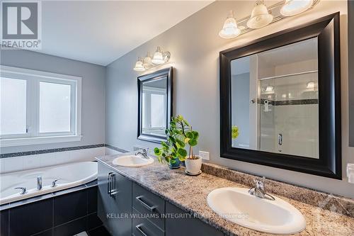 236 Gracewood Crescent, Ottawa, ON - Indoor Photo Showing Bathroom