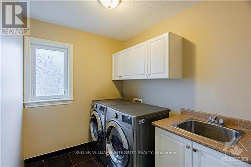 236 Gracewood Crescent, Ottawa, ON - Indoor Photo Showing Laundry Room