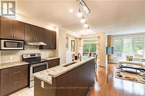 919 Bunchberry Way, Ottawa, ON - Indoor Photo Showing Kitchen With Stainless Steel Kitchen With Upgraded Kitchen