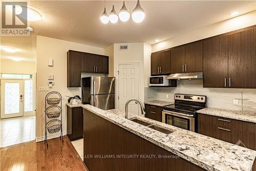 919 Bunchberry Way, Ottawa, ON - Indoor Photo Showing Kitchen With Stainless Steel Kitchen With Upgraded Kitchen