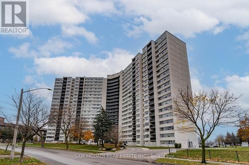 1712 - 530 Lolita Gardens, Mississauga, ON - Outdoor With Facade