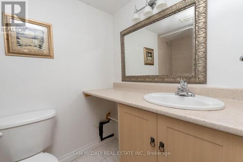 1712 - 530 Lolita Gardens, Mississauga, ON - Indoor Photo Showing Bathroom