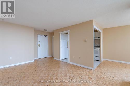 1712 - 530 Lolita Gardens, Mississauga, ON - Indoor Photo Showing Other Room