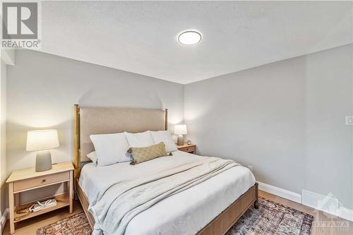 62 Erin Crescent, Ottawa, ON - Indoor Photo Showing Bedroom