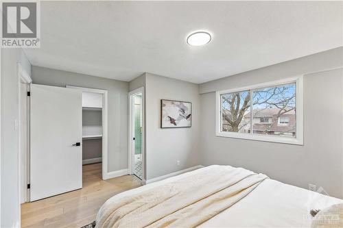 62 Erin Crescent, Ottawa, ON - Indoor Photo Showing Bedroom