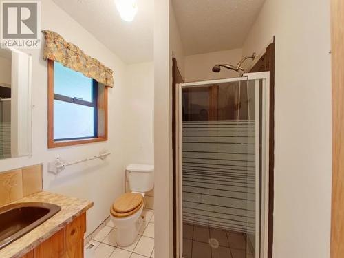 5953 Skeena Street, Powell River, BC - Indoor Photo Showing Bathroom