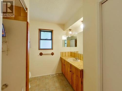 5953 Skeena Street, Powell River, BC - Indoor Photo Showing Bathroom