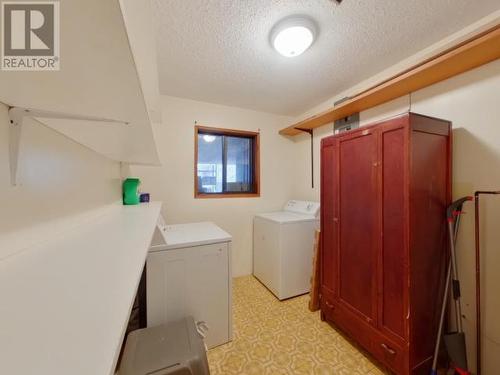 5953 Skeena Street, Powell River, BC - Indoor Photo Showing Laundry Room