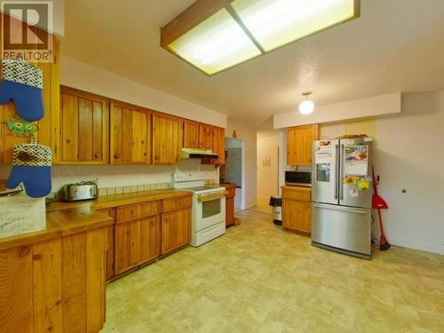 5953 Skeena Street, Powell River, BC - Indoor Photo Showing Kitchen