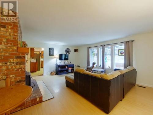 5953 Skeena Street, Powell River, BC - Indoor