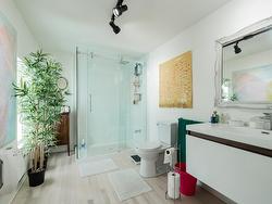 Ensuite bathroom - 