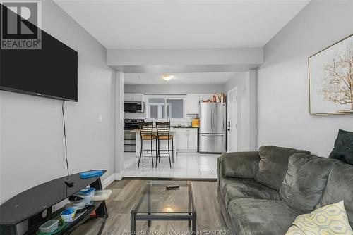 568 Tournier Street, Windsor, ON - Indoor Photo Showing Living Room