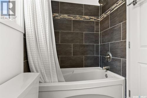 3 Killarney Way, Regina, SK - Indoor Photo Showing Bathroom