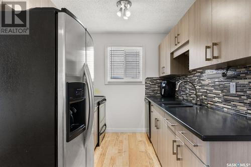 3 Killarney Way, Regina, SK - Indoor Photo Showing Kitchen