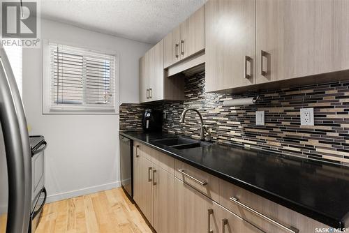 3 Killarney Way, Regina, SK - Indoor Photo Showing Kitchen With Double Sink With Upgraded Kitchen