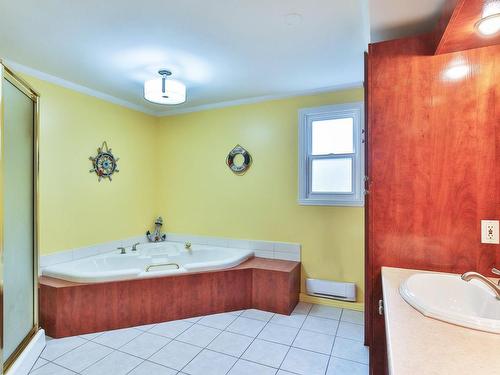 Salle de bains - 1A Rue Viau, Saint-Jean-Sur-Richelieu, QC - Indoor Photo Showing Bathroom