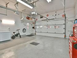 Garage - 