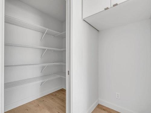 1193 Rue Du Calicot, Québec (La Haute-Saint-Charles), QC - Indoor With Storage