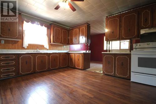 37 Pattys Arm Road, Conception Bay South, NL - Indoor Photo Showing Kitchen