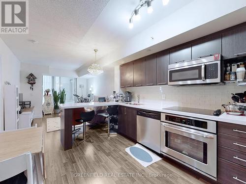 709 W - 565 Wilson Avenue, Toronto, ON - Indoor Photo Showing Kitchen With Upgraded Kitchen