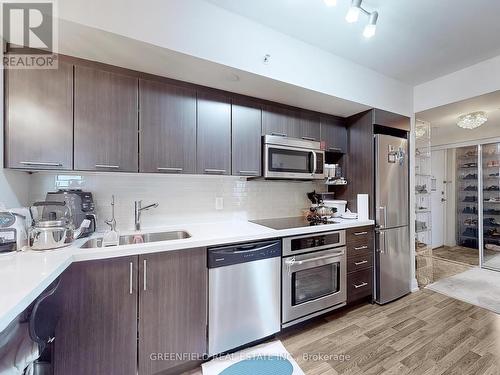 709 W - 565 Wilson Avenue, Toronto, ON - Indoor Photo Showing Kitchen With Double Sink With Upgraded Kitchen