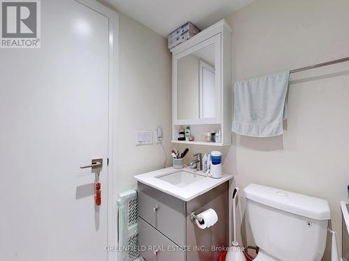 709 W - 565 Wilson Avenue, Toronto, ON - Indoor Photo Showing Bathroom