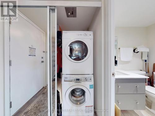 709 W - 565 Wilson Avenue, Toronto, ON - Indoor Photo Showing Laundry Room